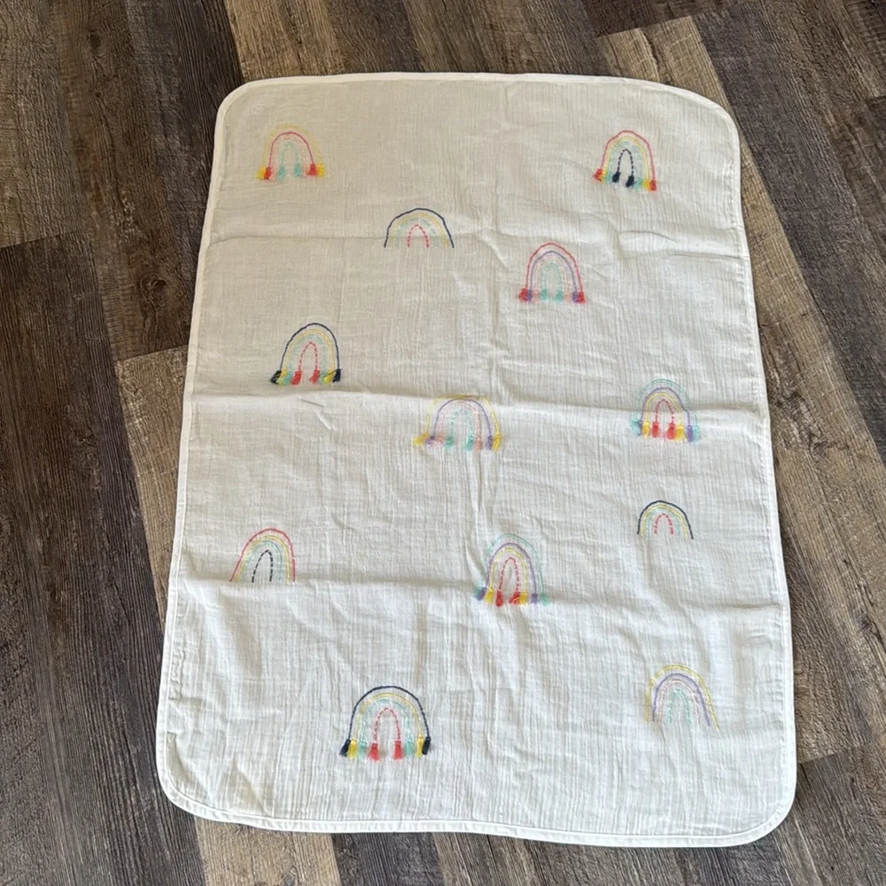 Pottery Barn Kids Sahara Aldrich Embroidered Baby Towel White Cotton Nurse